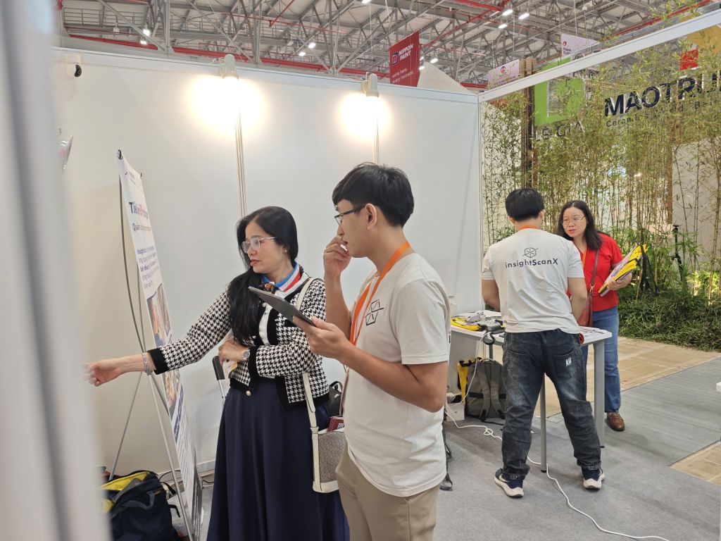 Những cuộc gặp gỡ, trao đổi tại gian hàng